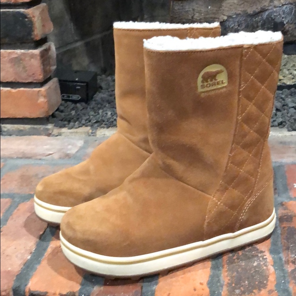 Sorel waterproof Camel suede boots size 5